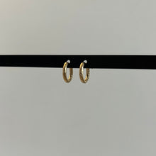 Afbeelding in Gallery-weergave laden, Stijlvolle en duurzame sieraden van hoogwaardig roestvrij staal - Ontdek tijdloze elegantie met de collectie oorbellen, kettingen, ringen en armbanden van By Robbin Accessories.
