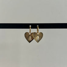 Afbeelding in Gallery-weergave laden, Much Love Earrings Goud
