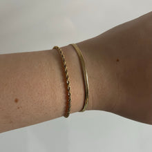 Afbeelding in Gallery-weergave laden, Twisty Bracelet Zilver
